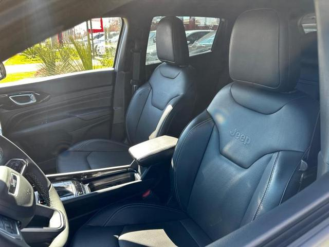 Foto do veículo JEEP COMPASS  SERIE S TF 2022 8.564 KM 172.900,00