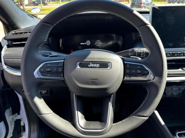 Foto do veículo JEEP COMPASS  SERIE S TF 2022 8.564 KM 172.900,00
