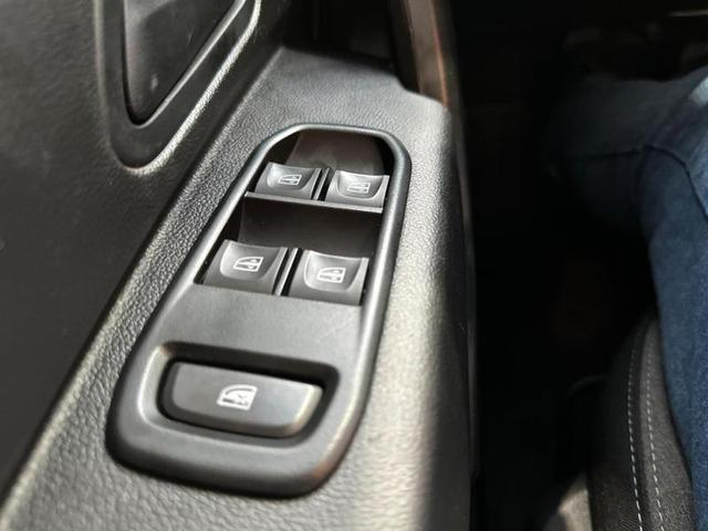 Foto do veículo RENAULT DUSTER  1.6 16V 2022 56.250 KM 88.900,00