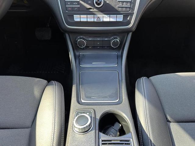 Foto do veículo MERCEDES-BENZ A200 A200FF 2018 52.000 KM 119.900,00