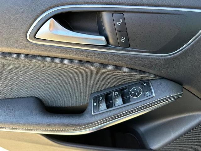 Foto do veículo MERCEDES-BENZ A200 A200FF 2018 52.000 KM 119.900,00