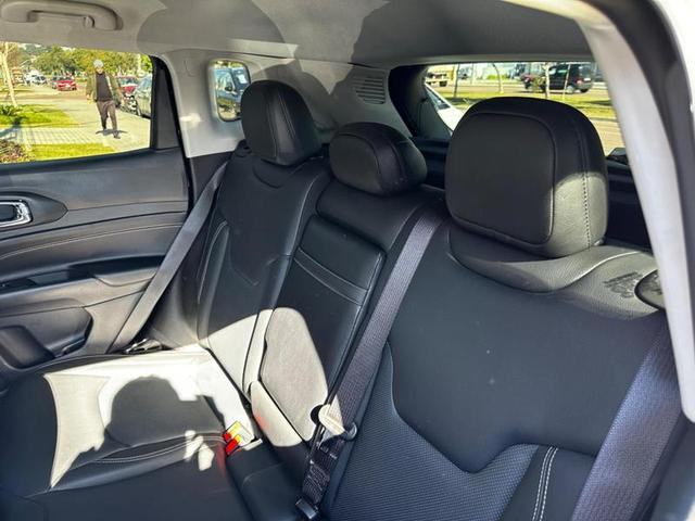 Foto do veículo JEEP COMPASS  LONG TF 2022 9.996 KM 138.900,00