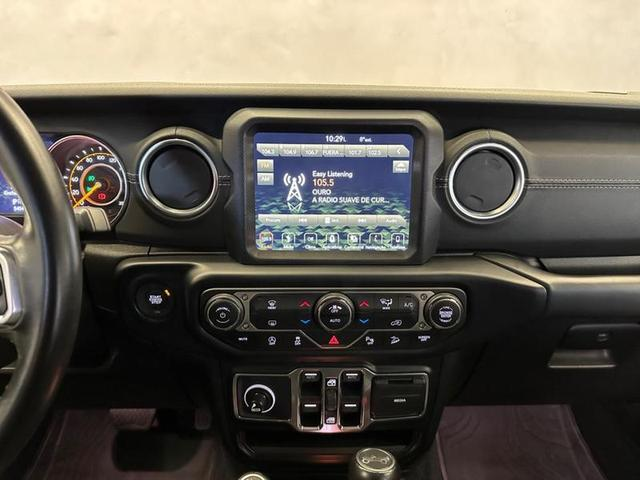 Foto do veículo JEEP WRANGLER  ULMTD SAHARA OVRL 2019 5.445 KM 329.900,00