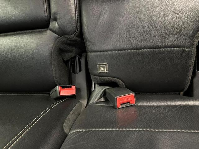Foto do veículo JEEP WRANGLER  ULMTD SAHARA OVRL 2019 5.445 KM 329.900,00