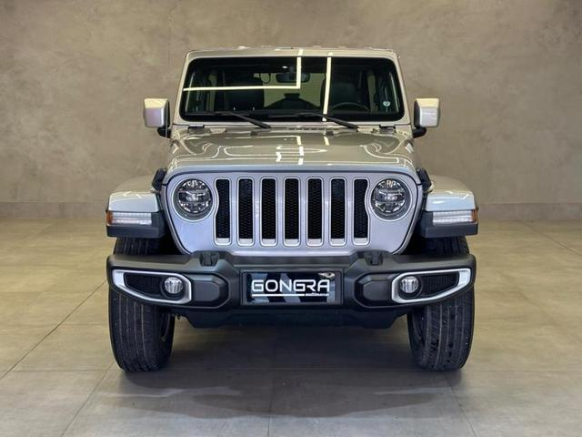 Foto do veículo JEEP WRANGLER  ULMTD SAHARA OVRL 2019 5.445 KM 329.900,00