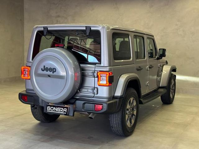 Foto do veículo JEEP WRANGLER  ULMTD SAHARA OVRL 2019 5.445 KM 329.900,00