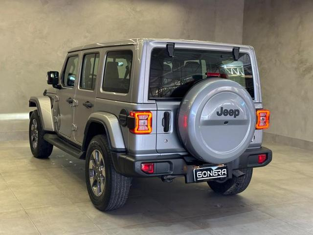 Foto do veículo JEEP WRANGLER  ULMTD SAHARA OVRL 2019 5.445 KM 329.900,00