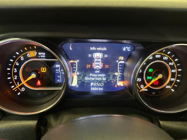 Foto do veículo JEEP WRANGLER  ULMTD SAHARA OVRL 2019 5.445 KM 329.900,00