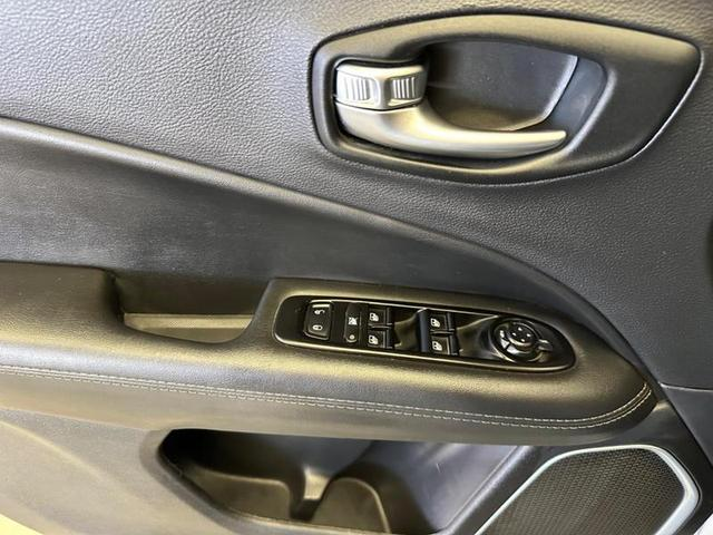 Foto do veículo JEEP COMPASS  LIMITED S 2021 45.031 KM 149.900,00