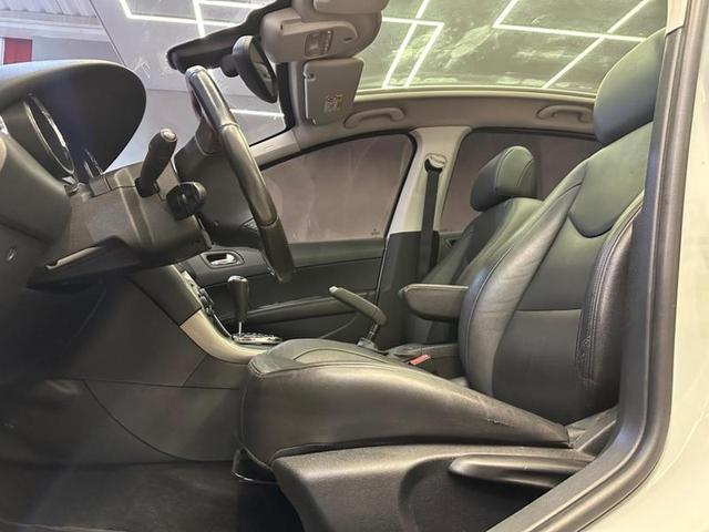 Foto do veículo PEUGEOT 308  1.6 GRIFFE THP 16V GASOLINA 4P AUTOMATICO 2015 96.449 KM 55.900,00