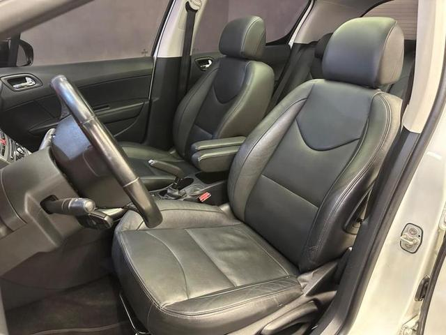 Foto do veículo PEUGEOT 308  1.6 GRIFFE THP 16V GASOLINA 4P AUTOMATICO 2015 96.449 KM 55.900,00