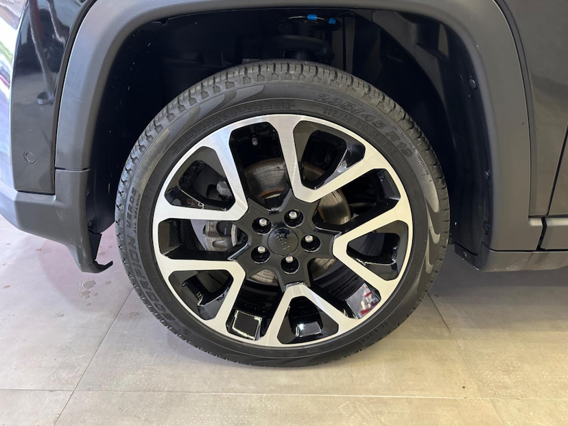 Foto do veículo JEEP COMPASS  LIMITED F H 2021 76.728 KM 119.900,00