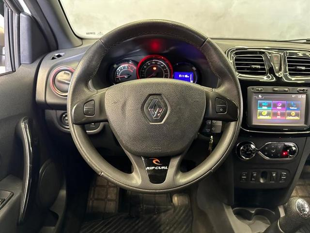 Foto do veículo RENAULT SANDERO  1.6 SL STEPWAY RIP CURL 16V FLEX 4P MANUAL 2016 91.000 KM 48.900,00