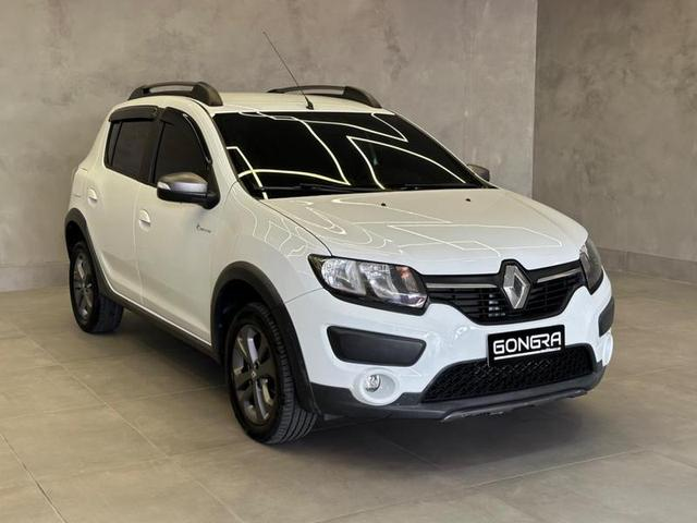 Foto do veículo RENAULT SANDERO  1.6 SL STEPWAY RIP CURL 16V FLEX 4P MANUAL 2016 91.000 KM 48.900,00