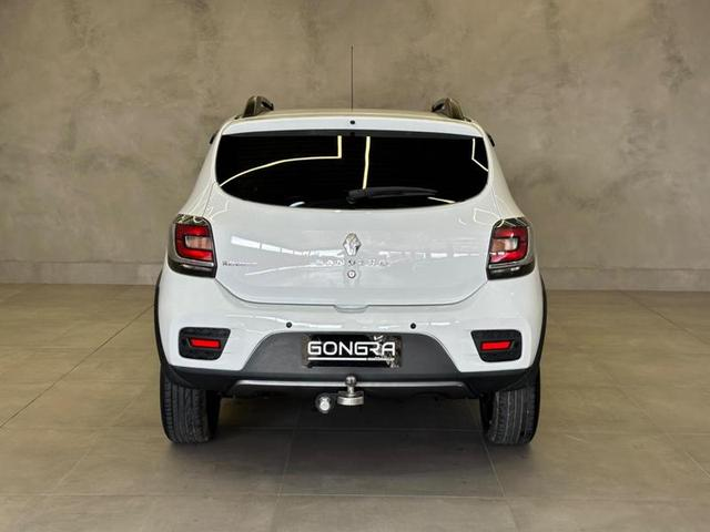 Foto do veículo RENAULT SANDERO  1.6 SL STEPWAY RIP CURL 16V FLEX 4P MANUAL 2016 91.000 KM 48.900,00
