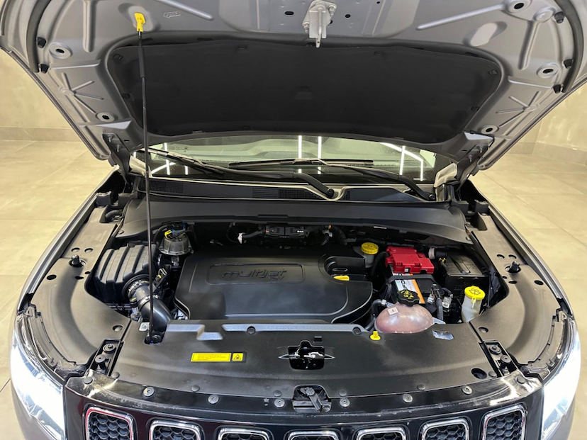 Foto do veículo JEEP COMPASS  LIMITED 2.0 4X4 DIESEL 16V AUT. 2021 61.752 KM 135.900,00