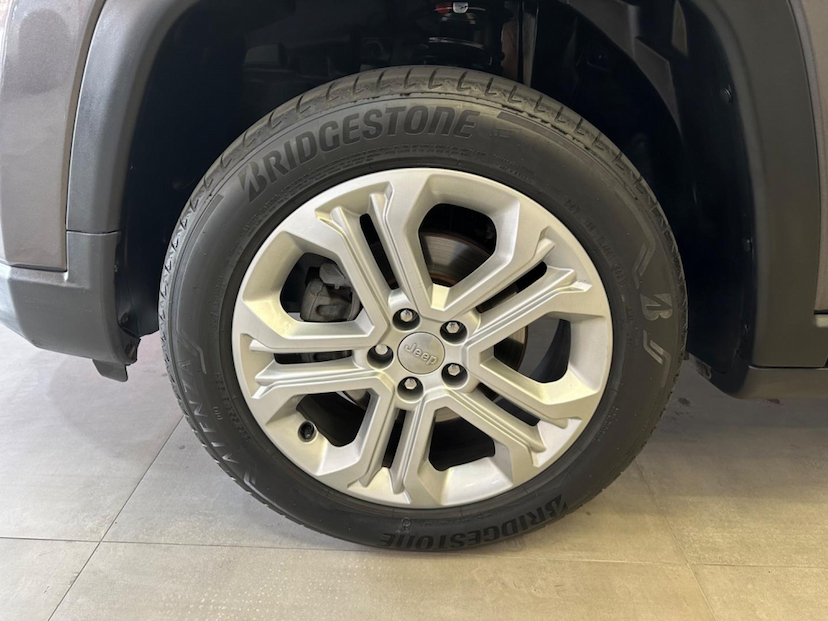 Foto do veículo JEEP COMPASS  LONGITUDE T270 TURBO FLEX AUT. 2022 38.753 KM 133.900,00