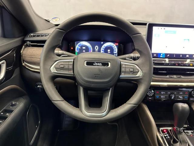 Foto do veículo JEEP COMMANDER  OVERLAND TD380 4X4 TURBO DIESEL 2023 26.610 KM 219.900,00