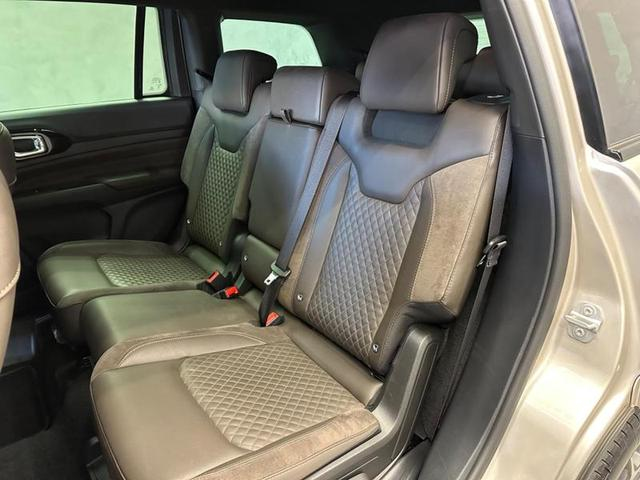 Foto do veículo JEEP COMMANDER  OVERLAND TD380 4X4 TURBO DIESEL 2023 26.610 KM 219.900,00
