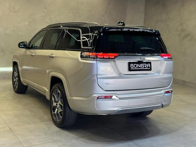 Foto do veículo JEEP COMMANDER  OVERLAND TD380 4X4 TURBO DIESEL 2023 26.610 KM 219.900,00