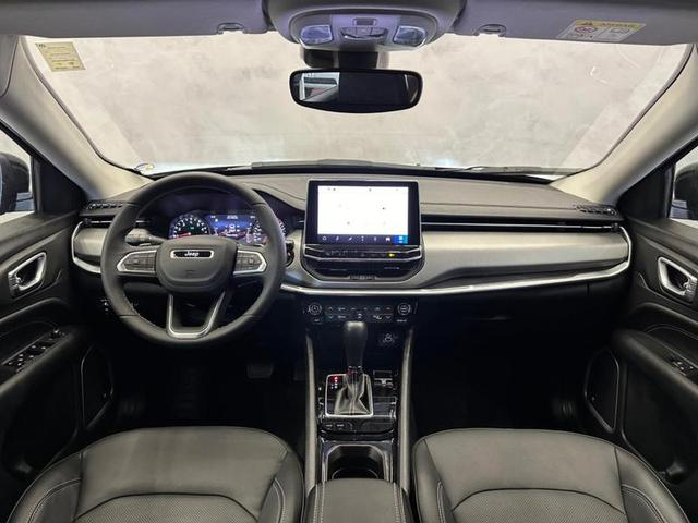 Foto do veículo JEEP COMPASS  LONGITUDE T270 TURBO FLEX AUT. 2023 14.066 KM 149.900,00