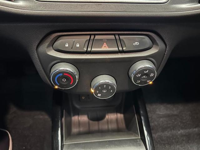 Foto do veículo CHEVROLET ONIX  1. 4MT LTZ 2017 36.028 KM 64.900,00