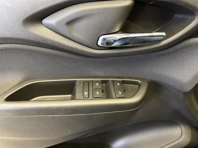 Foto do veículo CHEVROLET ONIX  1. 4MT LTZ 2017 36.028 KM 64.900,00