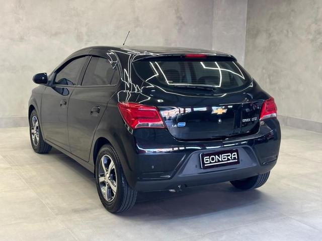 Foto do veículo CHEVROLET ONIX  1. 4MT LTZ 2017 36.028 KM 64.900,00