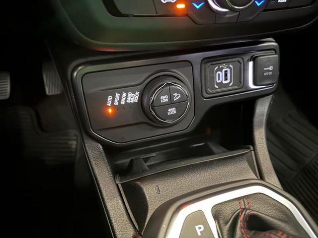 Foto do veículo JEEP RENEGADE  TH T270 4X4 2022 21.604 KM 132.900,00