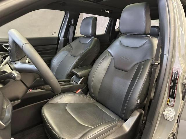 Foto do veículo JEEP COMPASS  SERIE S TF 2023 20.309 KM 184.900,00