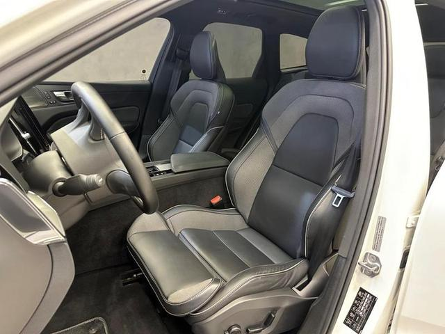 Foto do veículo VOLVO XC60 XC 60 T-8 ULTIMATE 2.0 AWD (HIBRIDO) 2021 35.057 KM 279.900,00