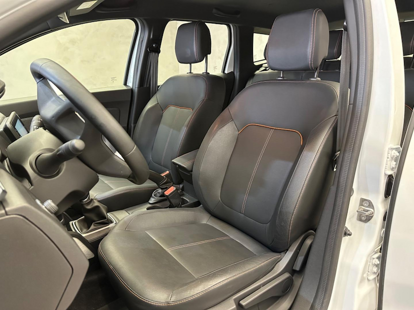 Foto do veículo RENAULT DUSTER  ICONIC 1.3 TB 16V FLEX AUT. 2025 7.500 KM 124.900,00