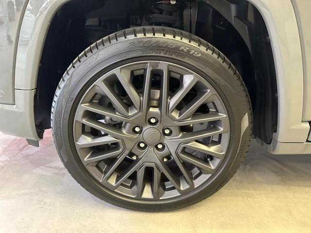 Foto do veículo JEEP COMPASS  S T270 1.3 TB 4X2 FLEX AUT. 2023 24.900 KM 183.900,00
