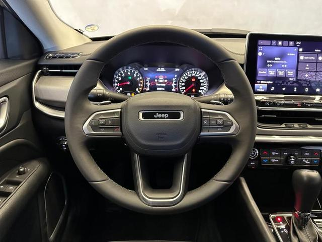 Foto do veículo JEEP COMPASS  LONG TF 2022 29.381 KM 138.900,00