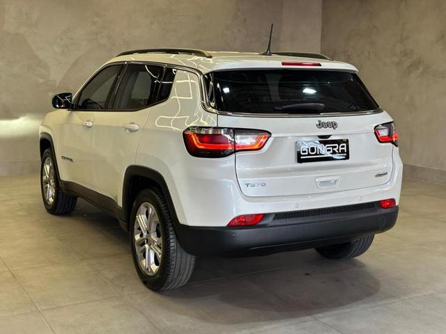 Foto do veículo JEEP COMPASS  LONG TF 2022 29.381 KM 138.900,00