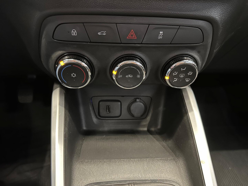 Foto do veículo CHEVROLET ONIX  10MT LT1 2023 26.454 KM 73.900,00