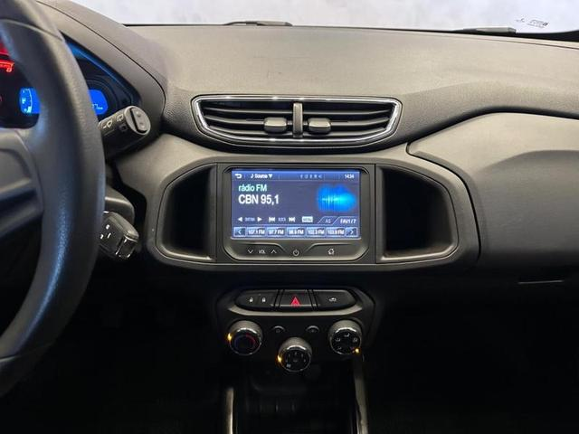 Foto do veículo CHEVROLET ONIX  1.4 LT 2015 60.858 KM 52.900,00