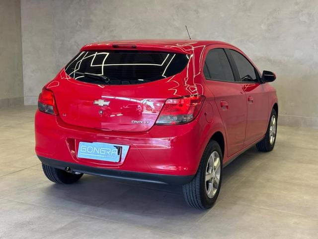 Foto do veículo CHEVROLET ONIX  1.4 LT 2015 60.858 KM 52.900,00