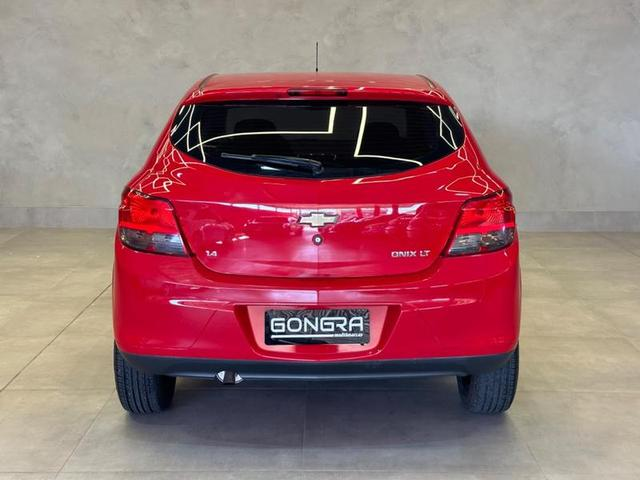 Foto do veículo CHEVROLET ONIX  1.4 LT 2015 60.858 KM 52.900,00