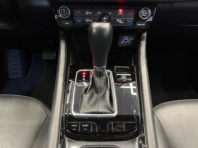 Foto do veículo JEEP COMPASS  LONG TF 2022 27.746 KM 135.900,00