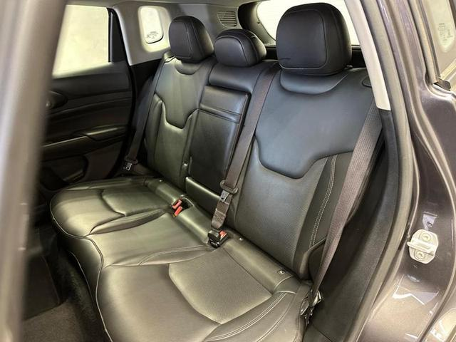 Foto do veículo JEEP COMPASS  LONG TF 2022 27.746 KM 135.900,00