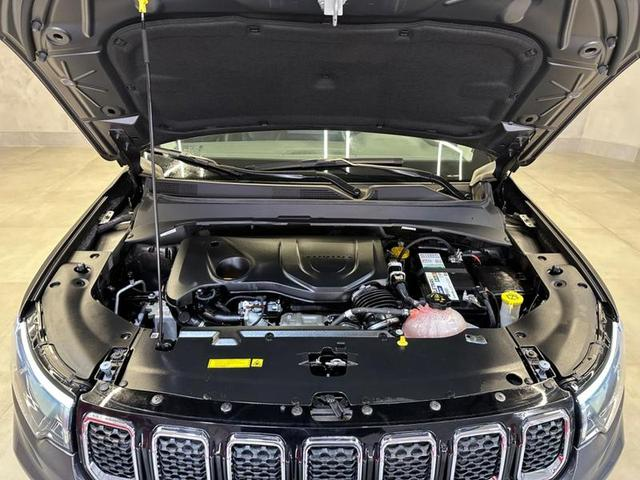 Foto do veículo JEEP COMPASS  LONG TF 2022 27.746 KM 135.900,00