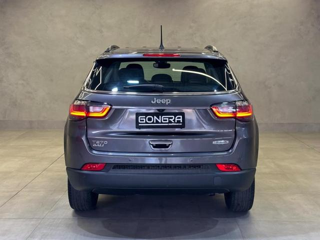 Foto do veículo JEEP COMPASS  LONG TF 2022 27.746 KM 135.900,00