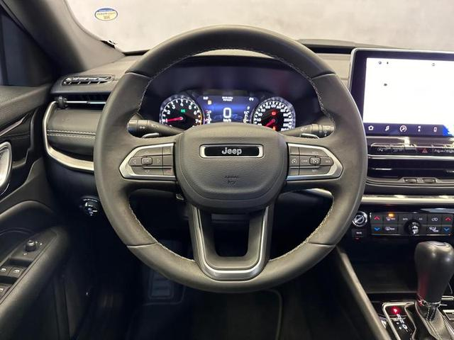 Foto do veículo JEEP COMPASS  LONG TF 2022 49.666 KM 136.900,00
