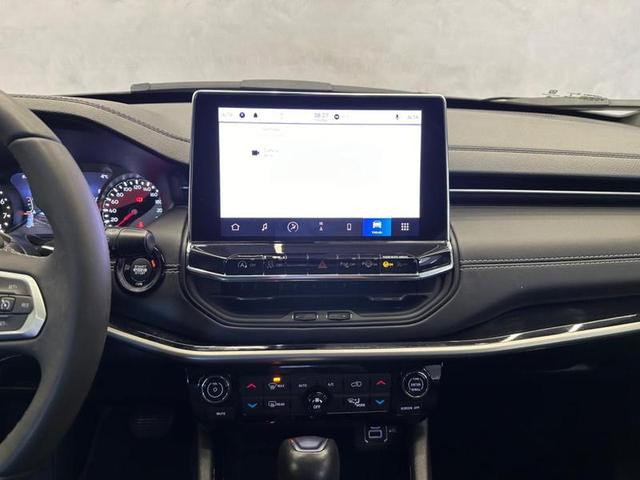 Foto do veículo JEEP COMPASS  LONG TF 2022 49.666 KM 136.900,00