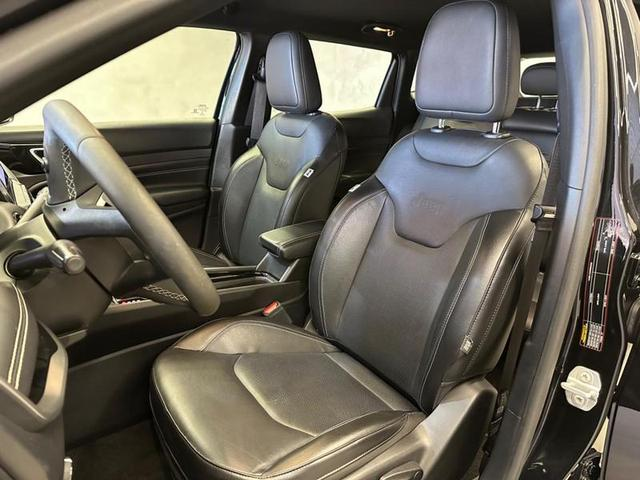 Foto do veículo JEEP COMPASS  LONG TF 2022 49.666 KM 136.900,00