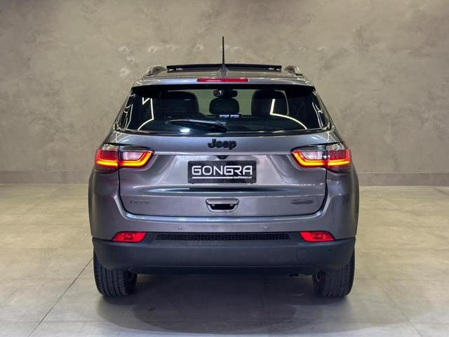 Foto do veículo JEEP COMPASS  LONG TF 2022 32.343 KM 144.900,00