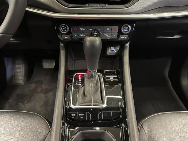 Foto do veículo JEEP COMPASS  LONG TF 2023 23.280 KM 147.900,00