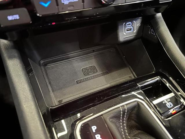 Foto do veículo JEEP COMPASS  LONG TF 2023 23.280 KM 147.900,00