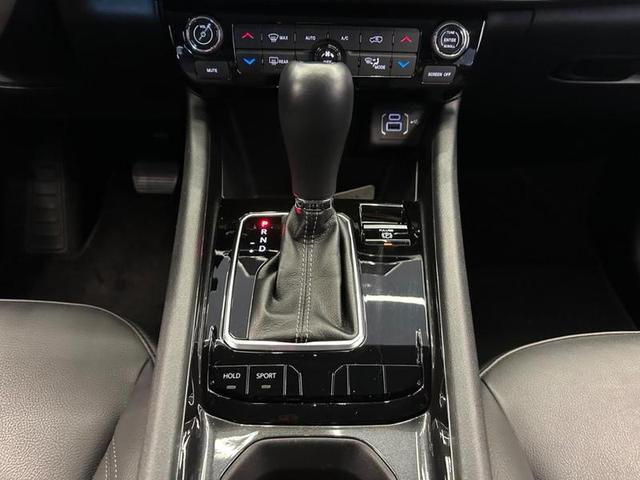 Foto do veículo JEEP COMPASS  LONG TF 2022 36.339 KM 135.900,00